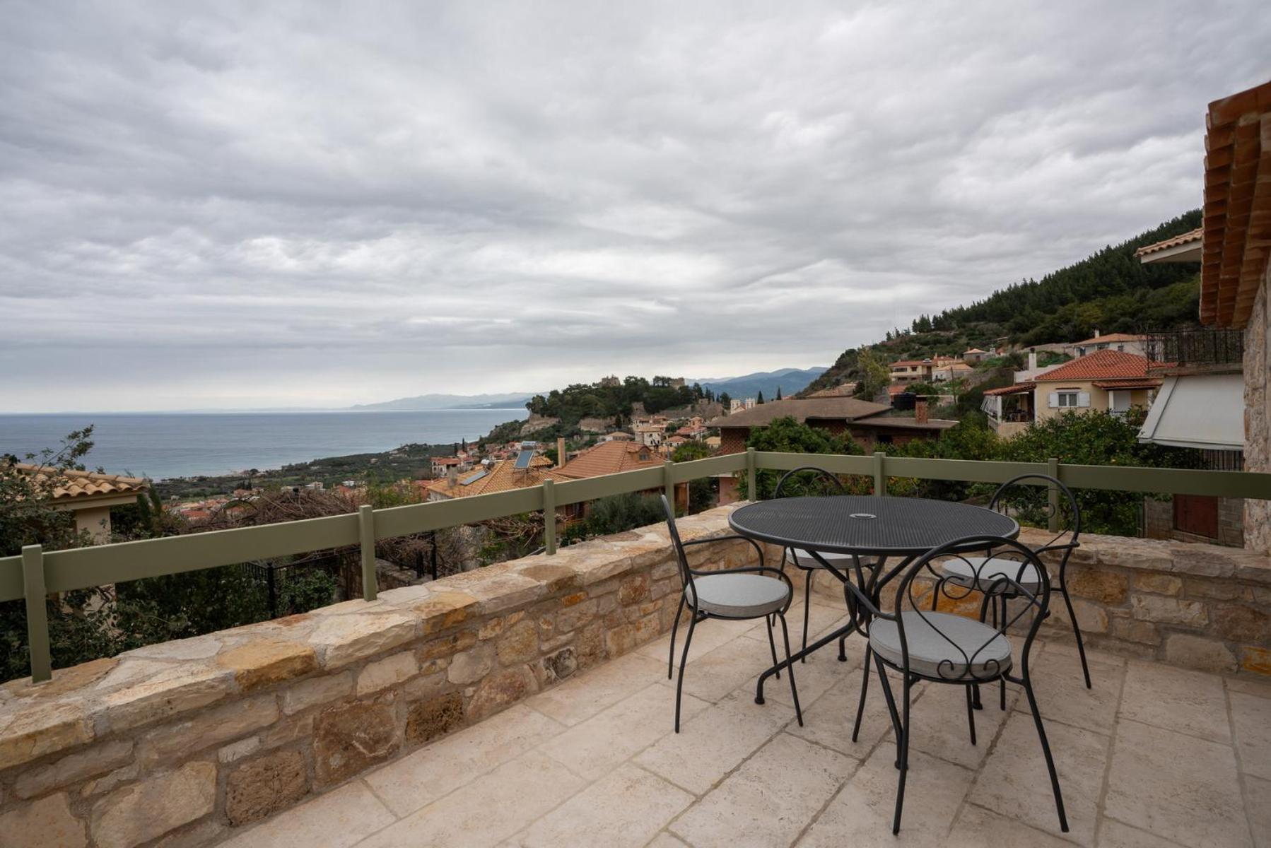 Kyparissia Aries Stone Maisonette, Panoramic Views