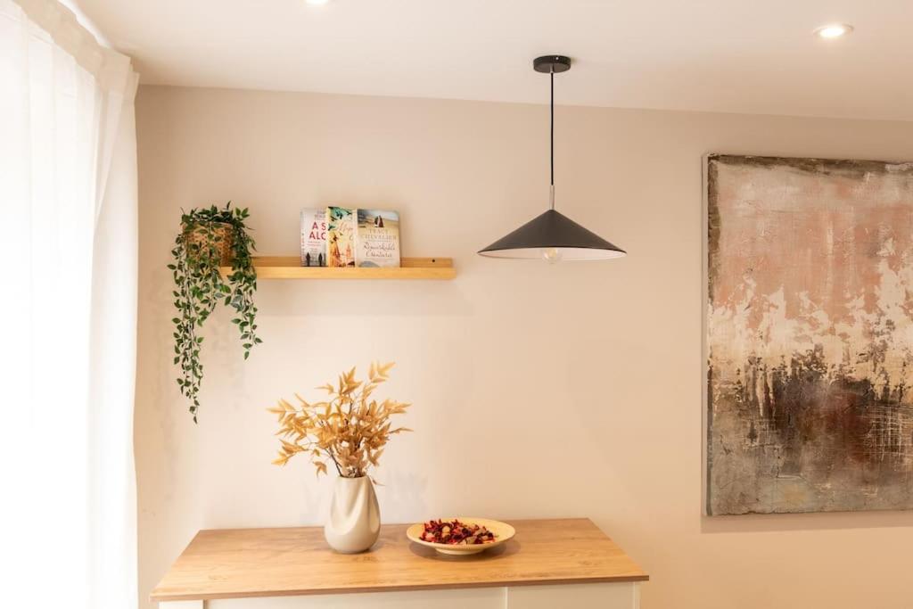 Modern Apartment - Leeds City Centre view 4