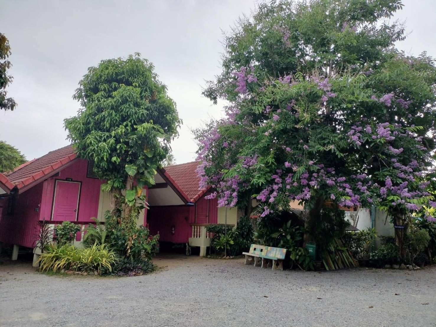 Hotel Haad Somboon House - Image 1