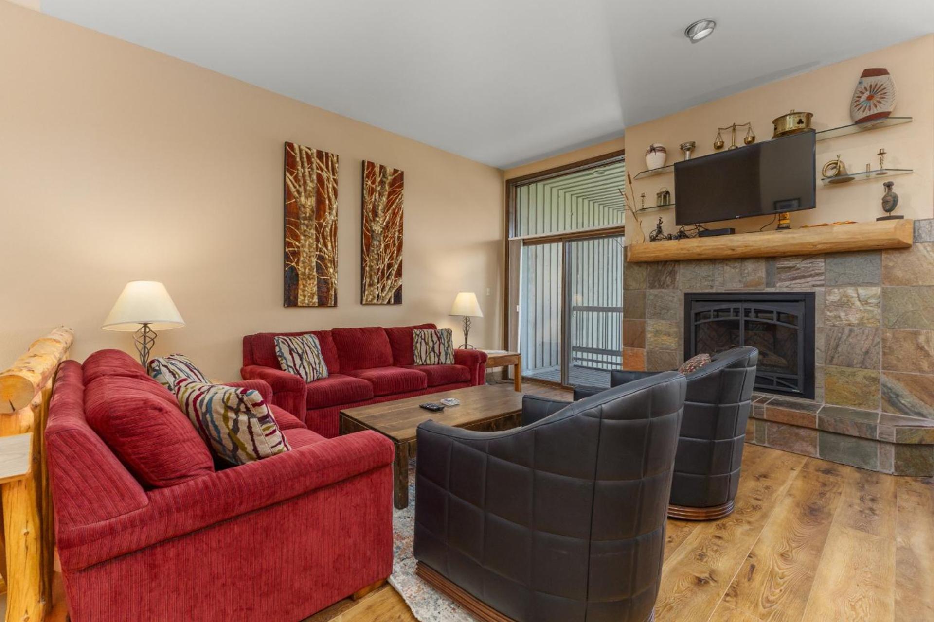 Great Rates! - Pool and Hot Tub, Short Walk to Slopes, Private Washer & Dryer view 3