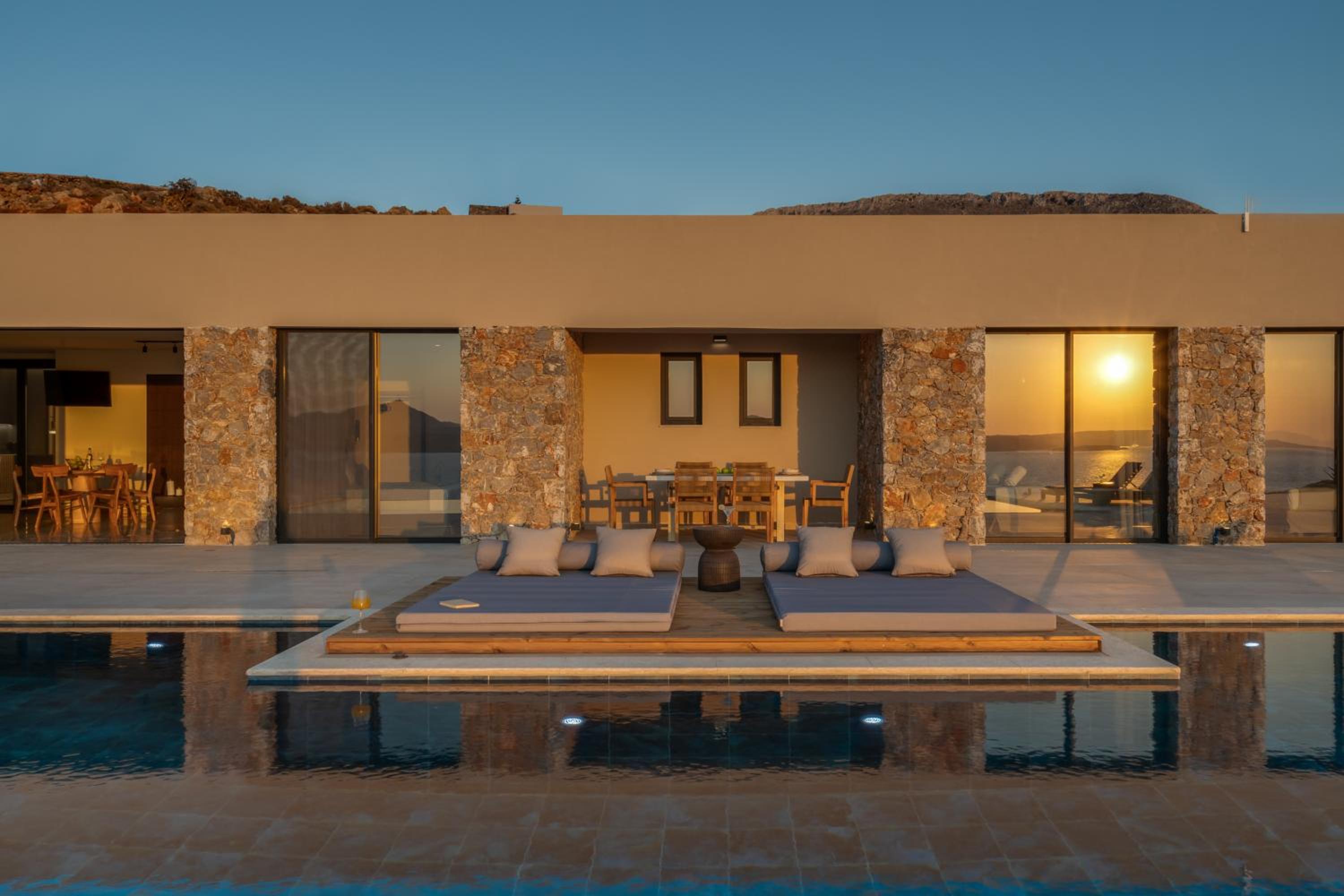 ARion Aesthesis Villa Fire Pit & Heated Pool