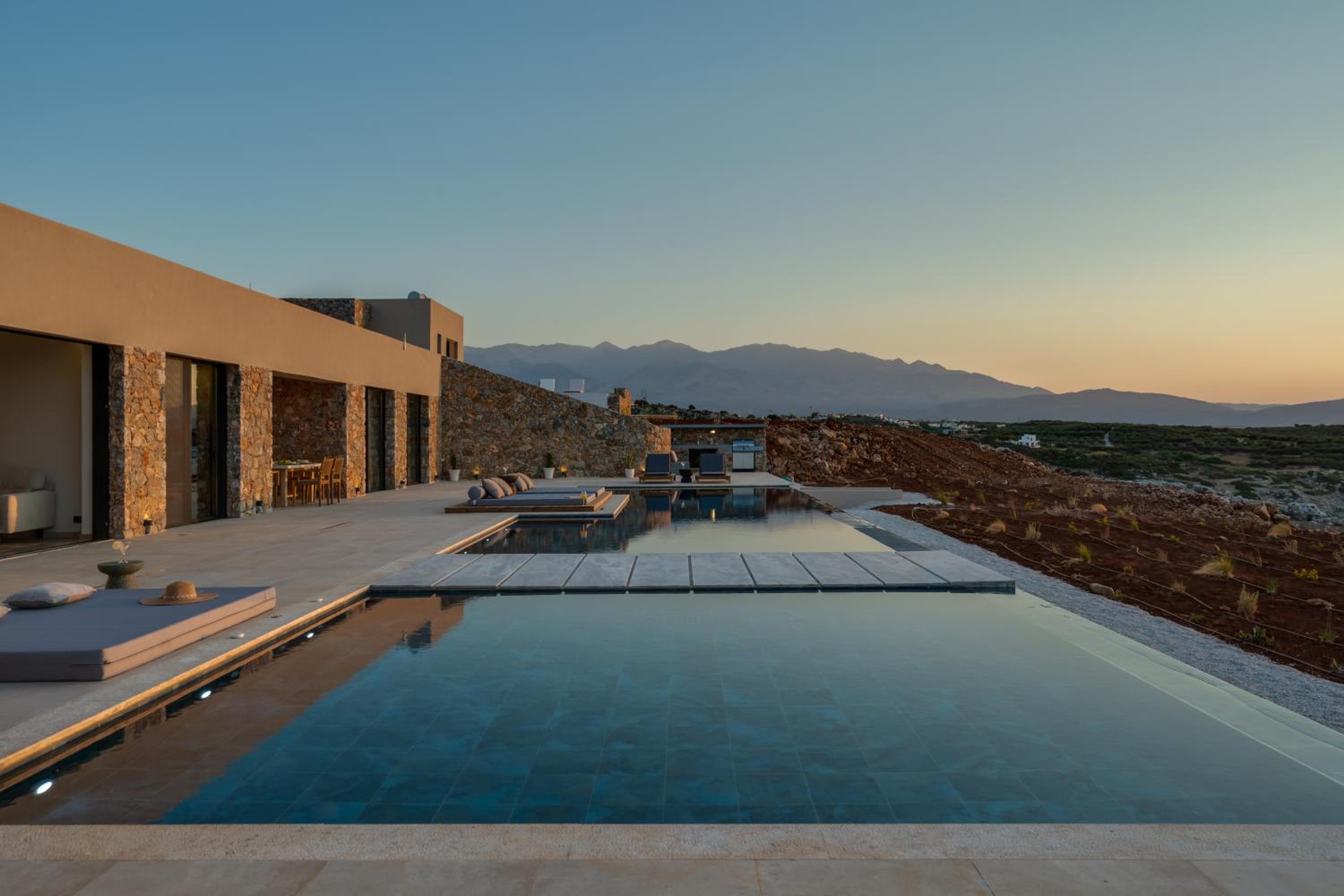 ARion Aesthesis Villa Fire Pit & Heated Pool