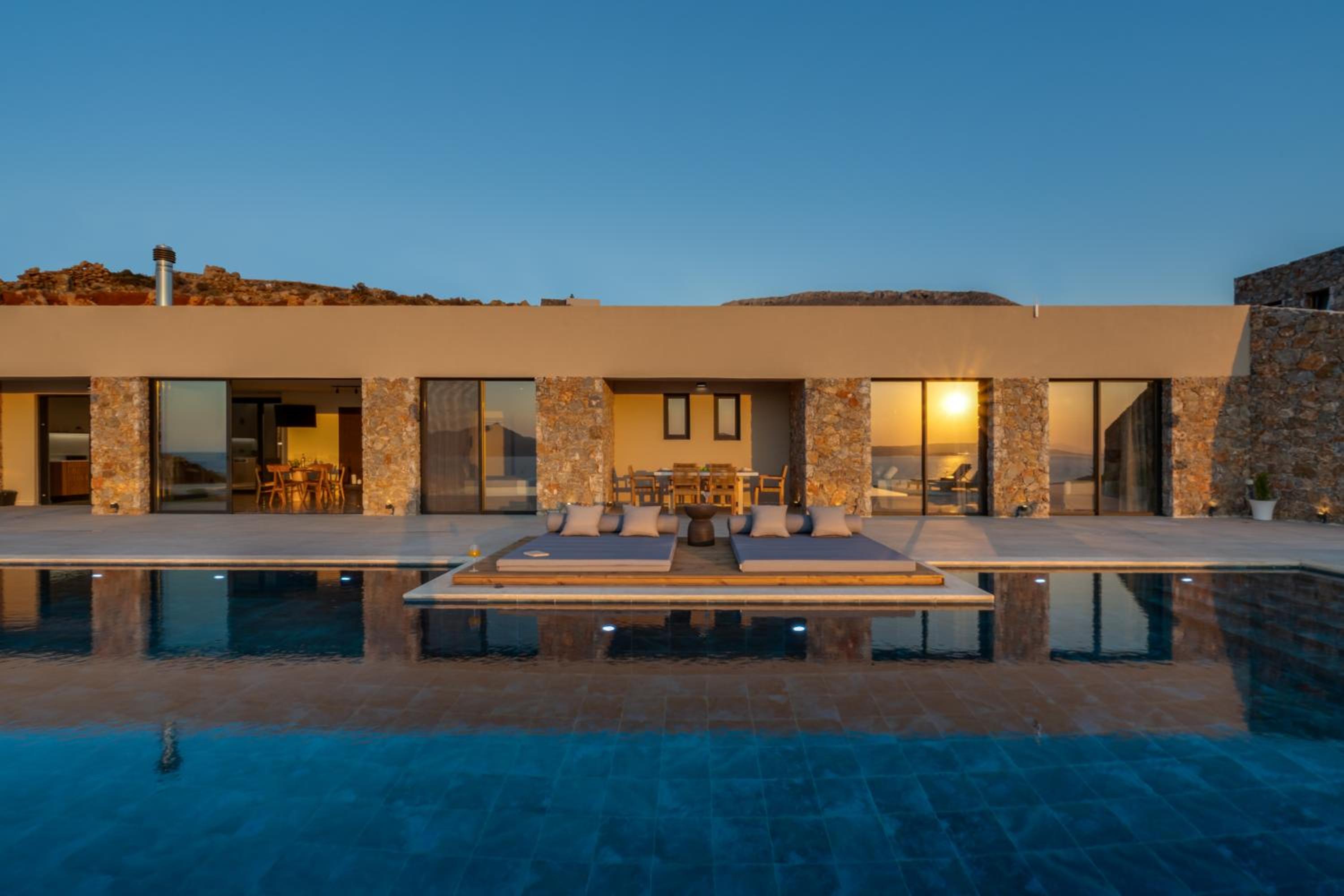 ARion Aesthesis Villa Fire Pit & Heated Pool