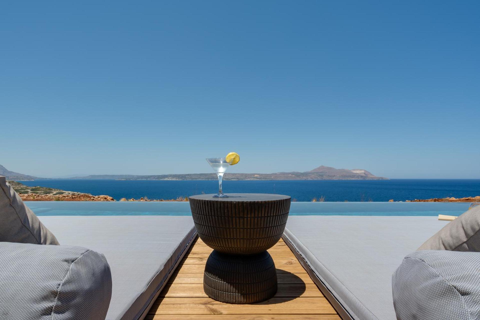 ARion Aesthesis Villa Fire Pit & Heated Pool