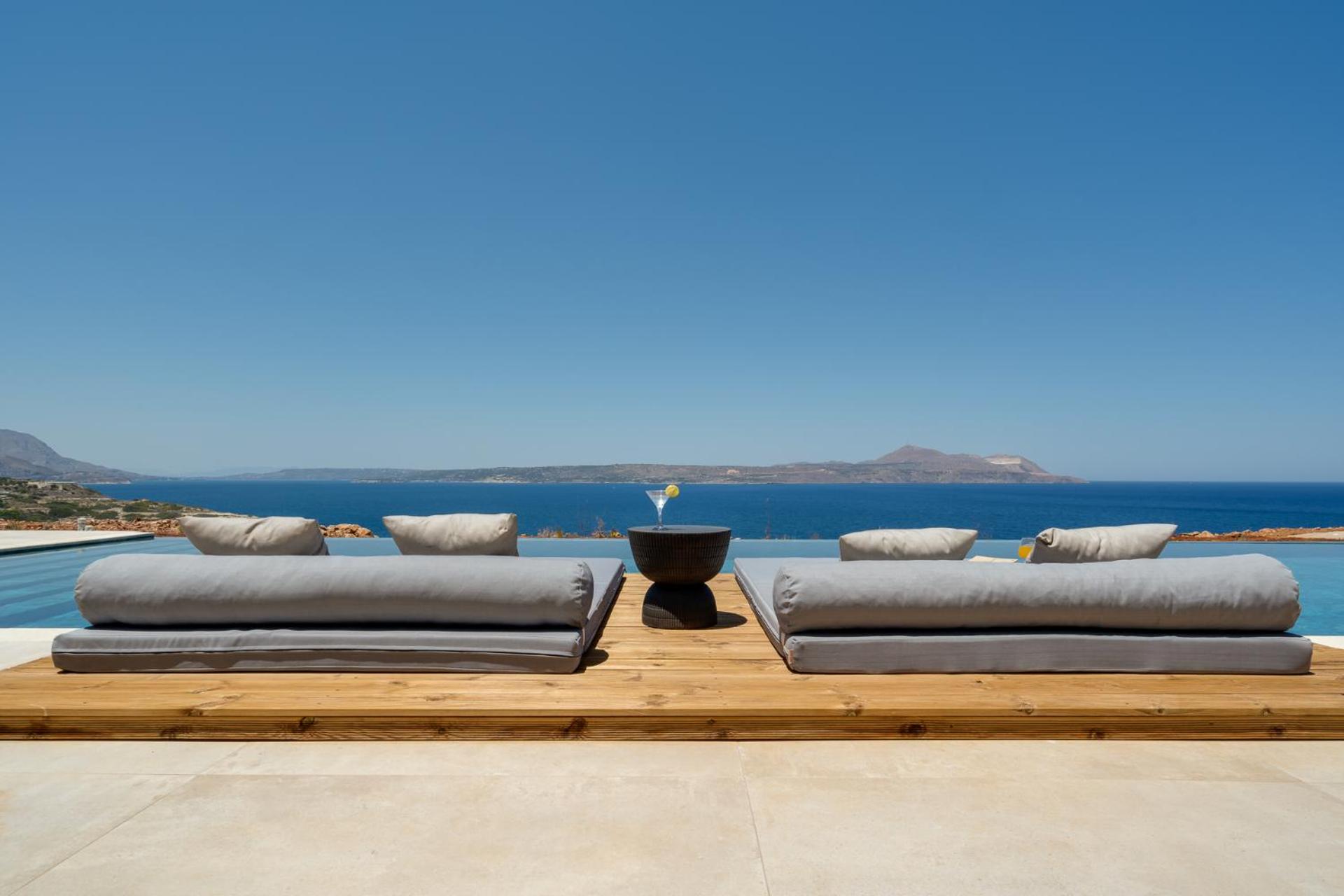 ARion Aesthesis Villa Fire Pit & Heated Pool