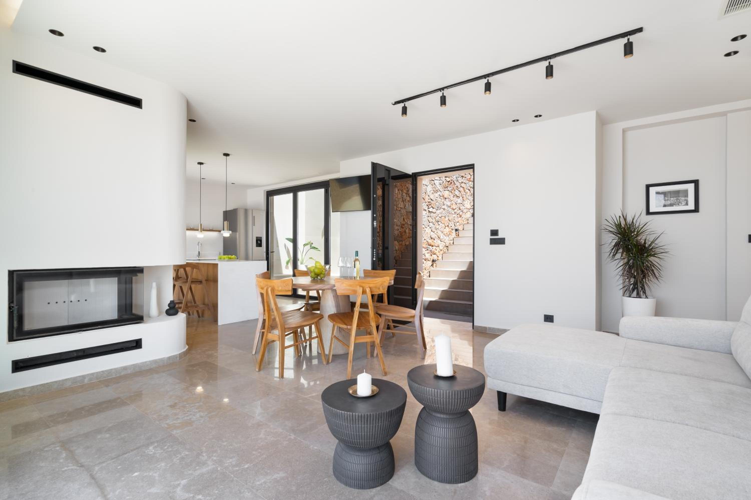 ARion Aesthesis Villa Fire Pit & Heated Pool