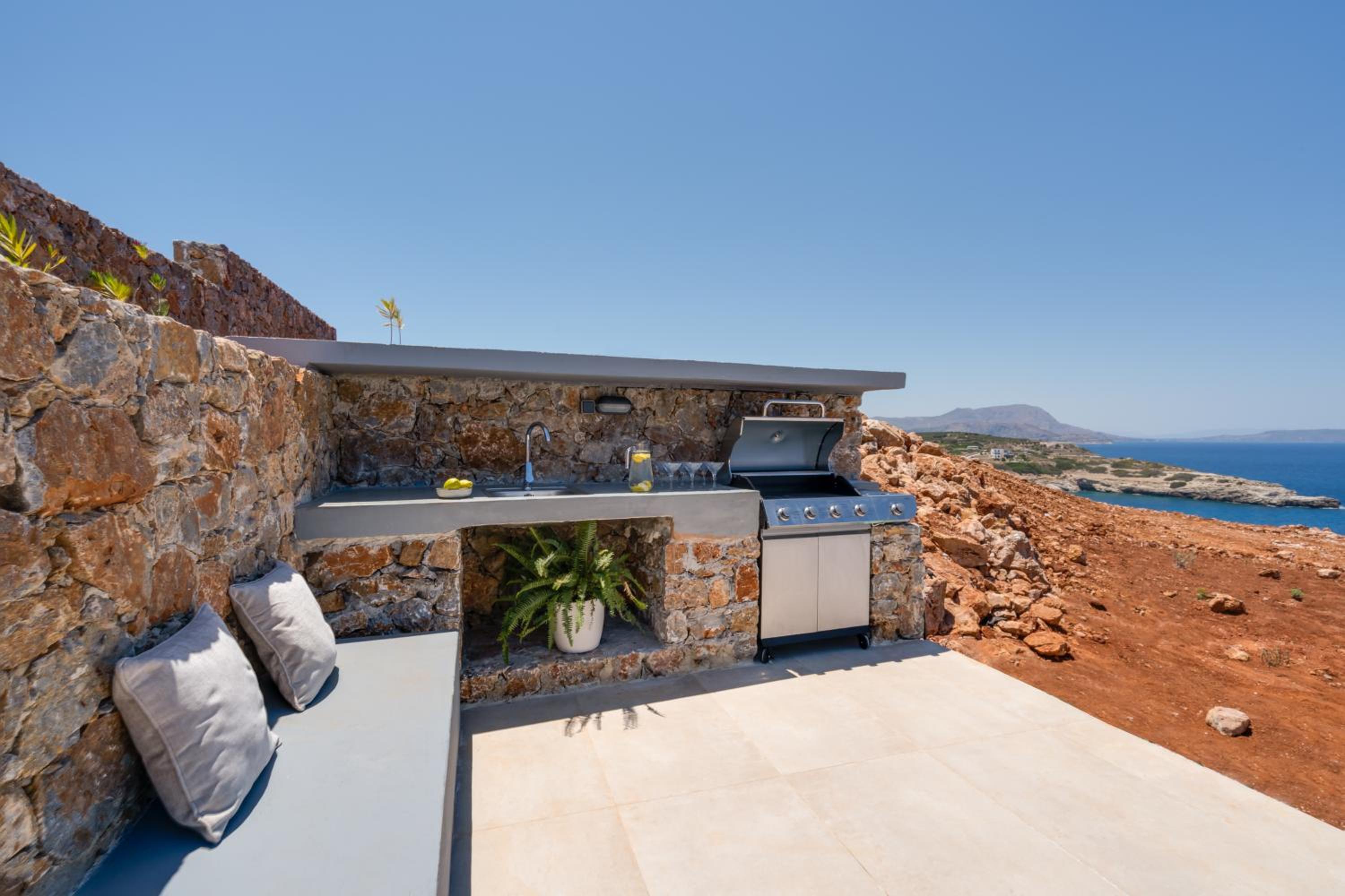 ARion Aesthesis Villa Fire Pit & Heated Pool