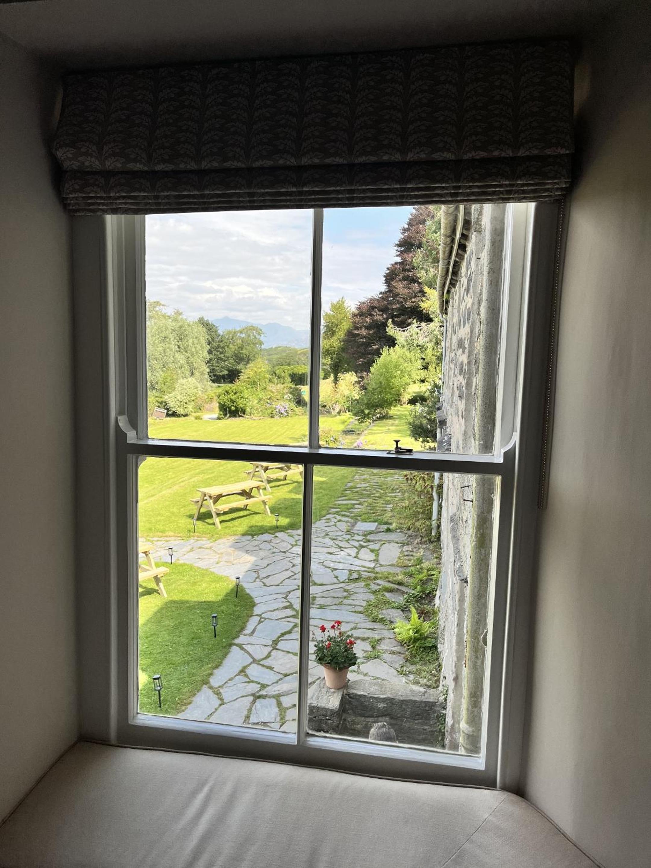 Maes Y Neuadd Country House