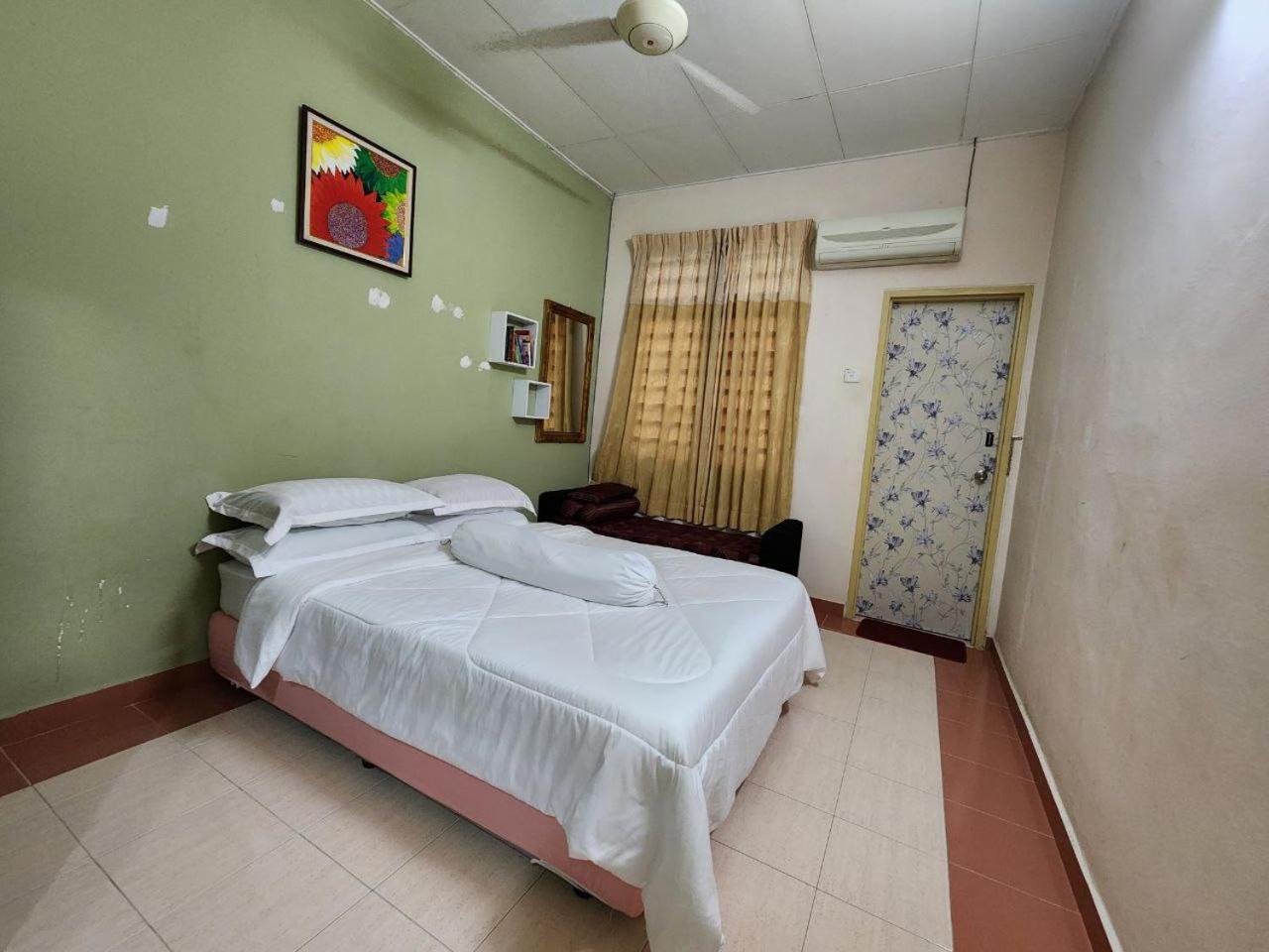 Iman Homestay photo 6
