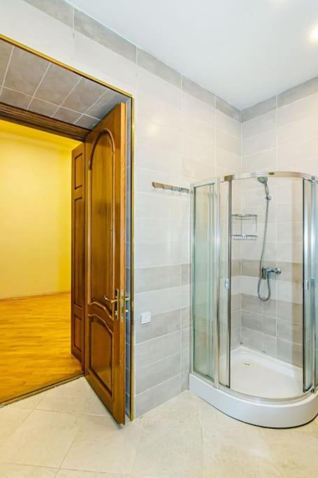 Amazing Apartment in Targovu