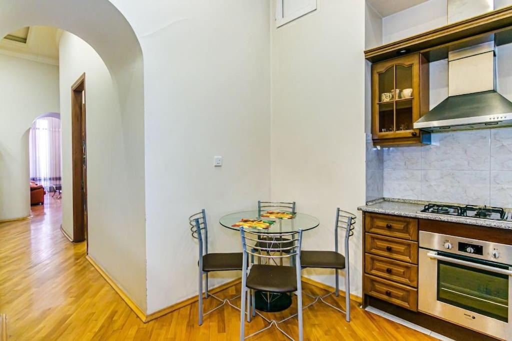 Amazing Apartment in Targovu