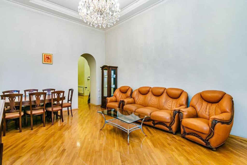 Amazing Apartment in Targovu
