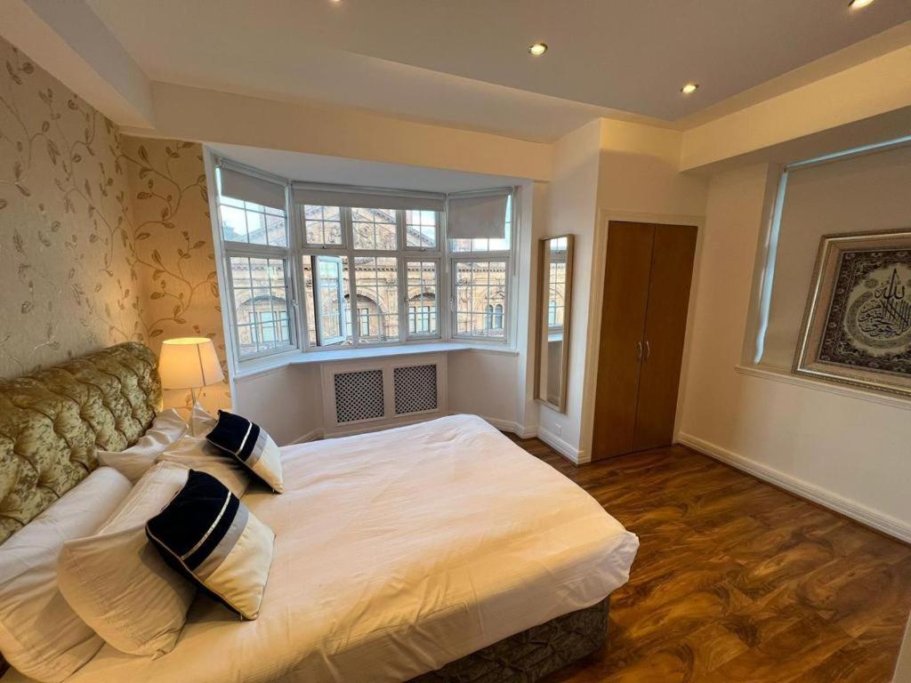 Knightsbridge Luxurious Residence - Facing Harrods