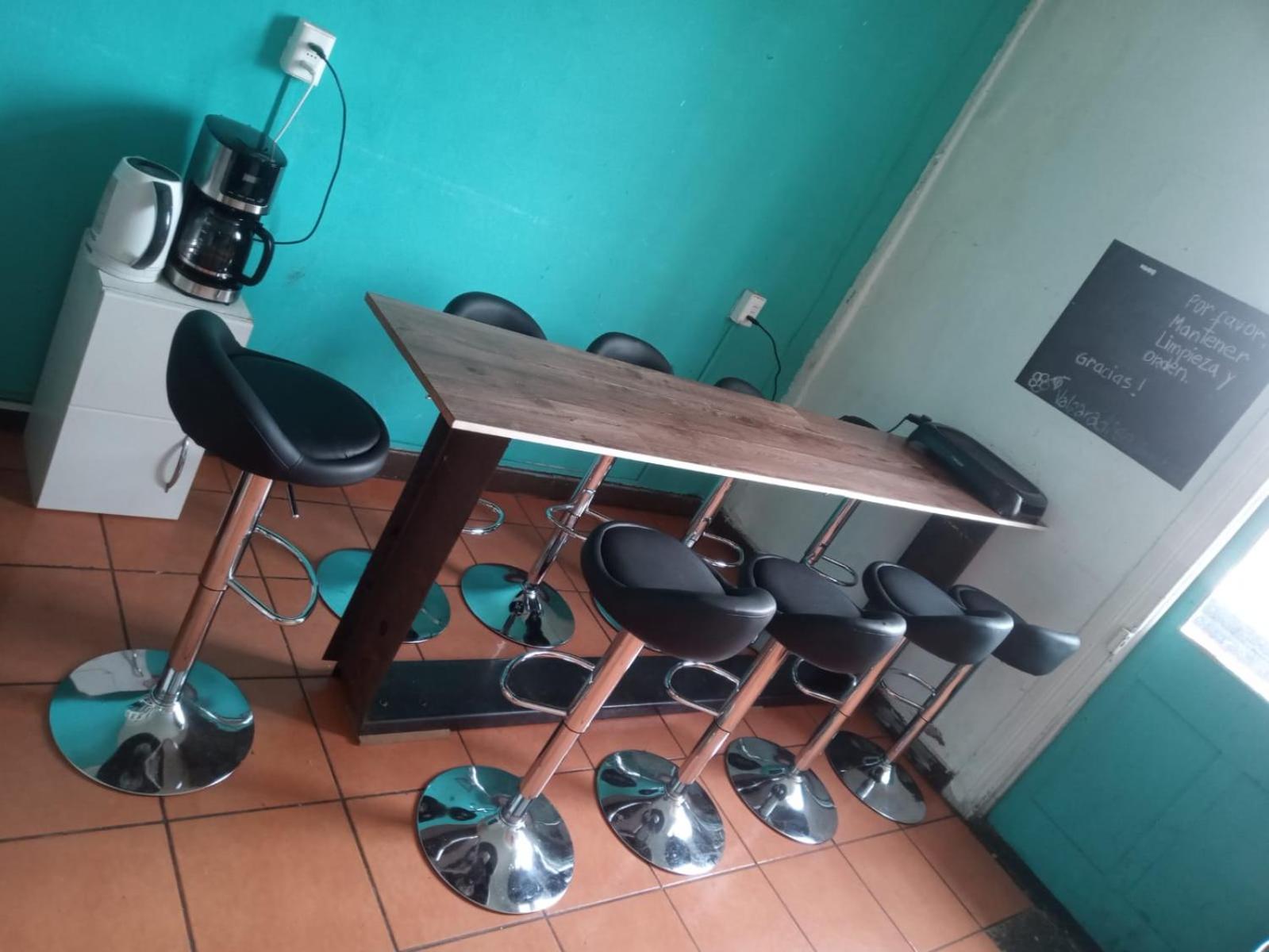 Valparadise Hostel