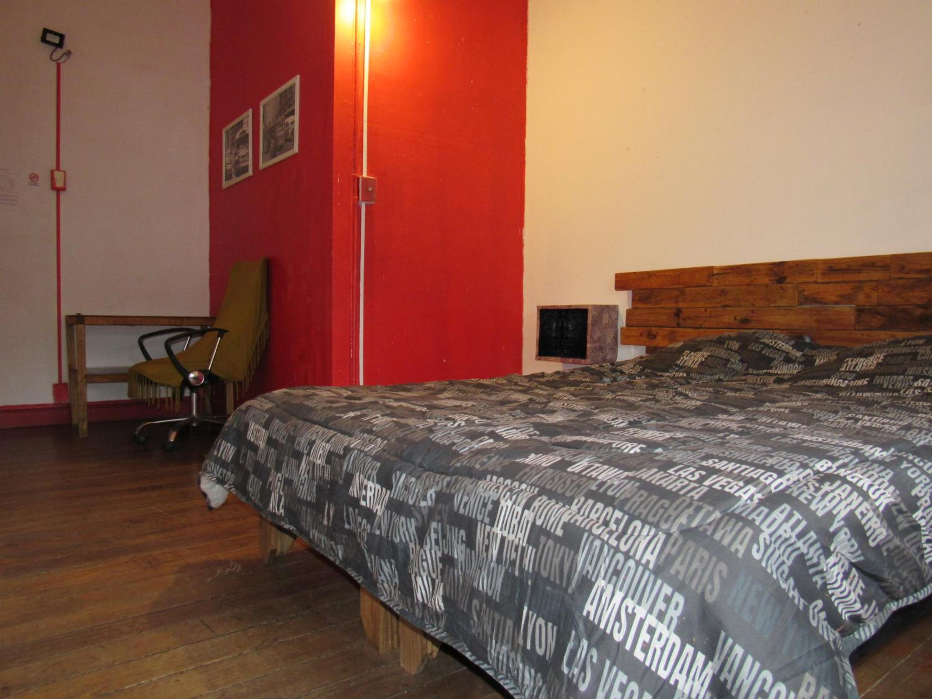 Valparadise Hostel