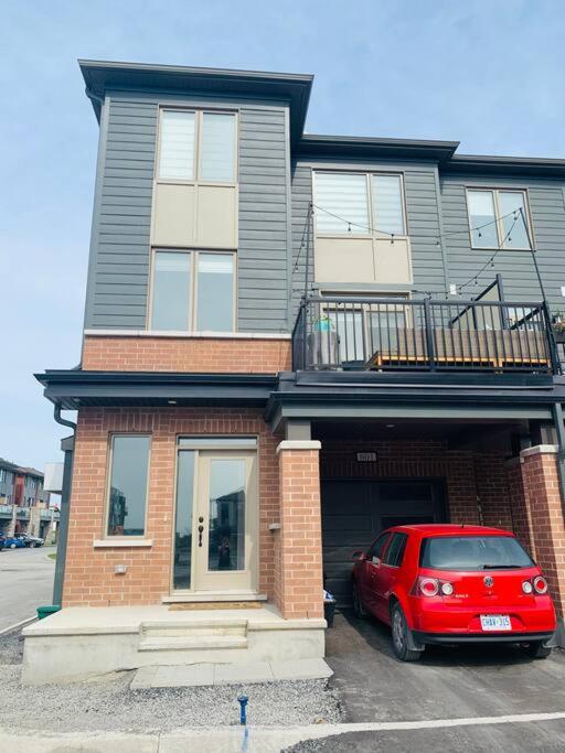 Modern 3 story Townhouse in a great location!