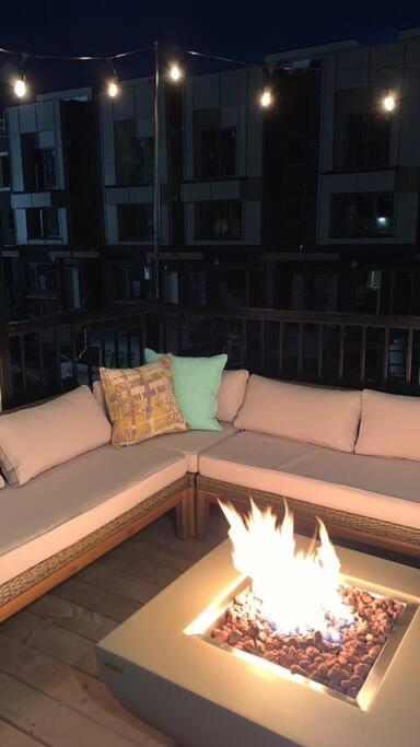 Modern 3 story Townhouse in a great location!