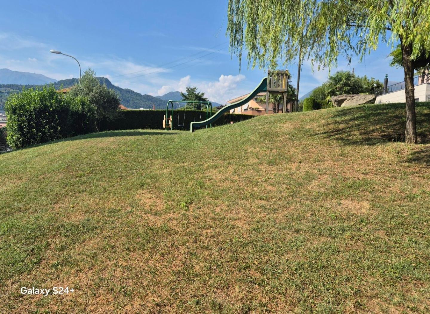 Executive Lake View with Private Garden