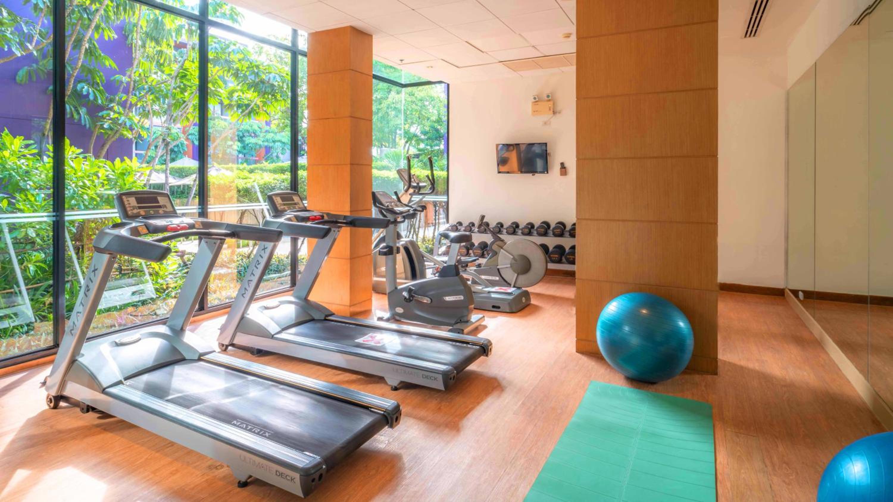Holiday Inn Express Phuket Patong Beach Central by IHG