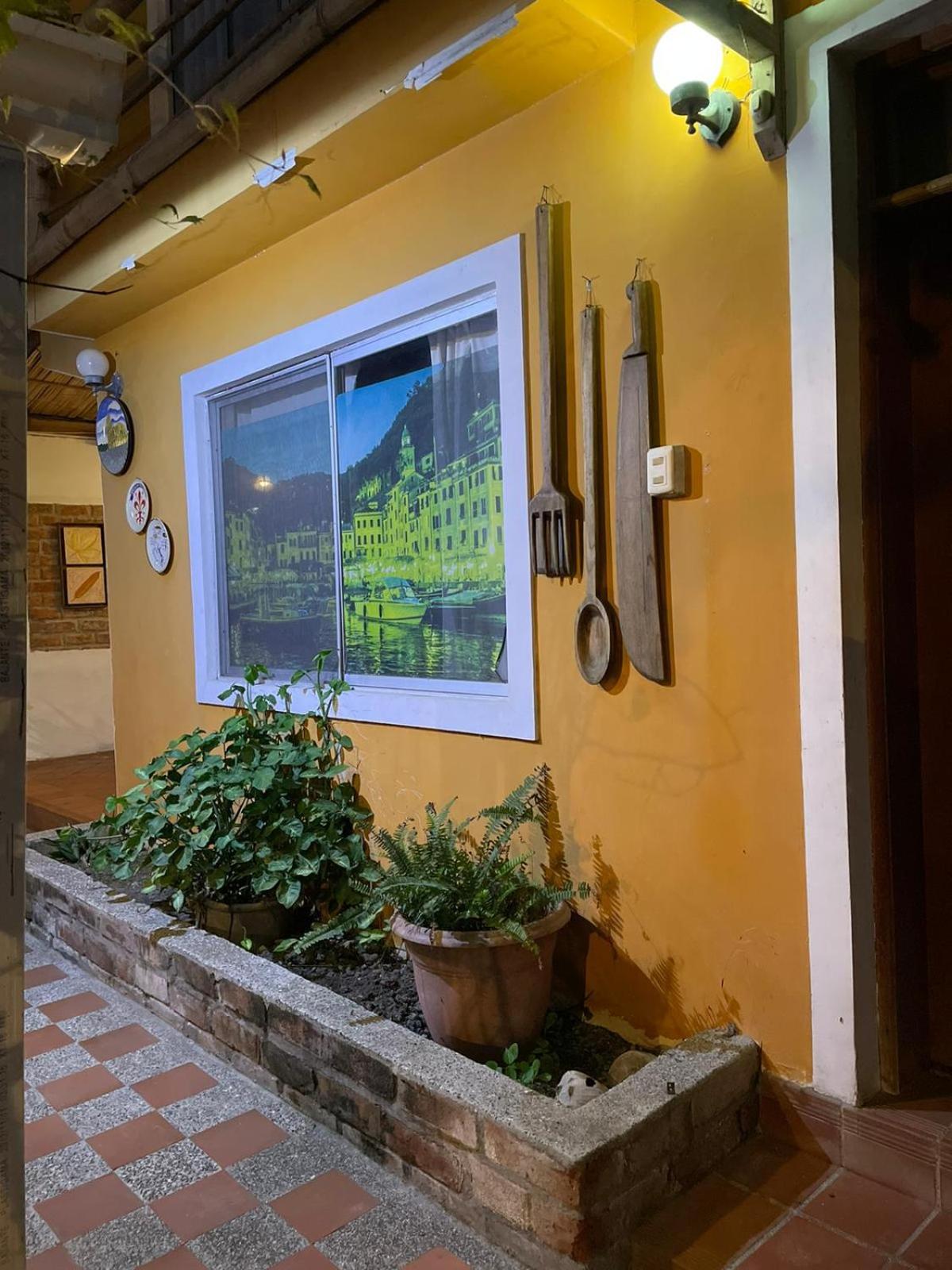 Casa y Restaurante- Pizzeria La Pergola