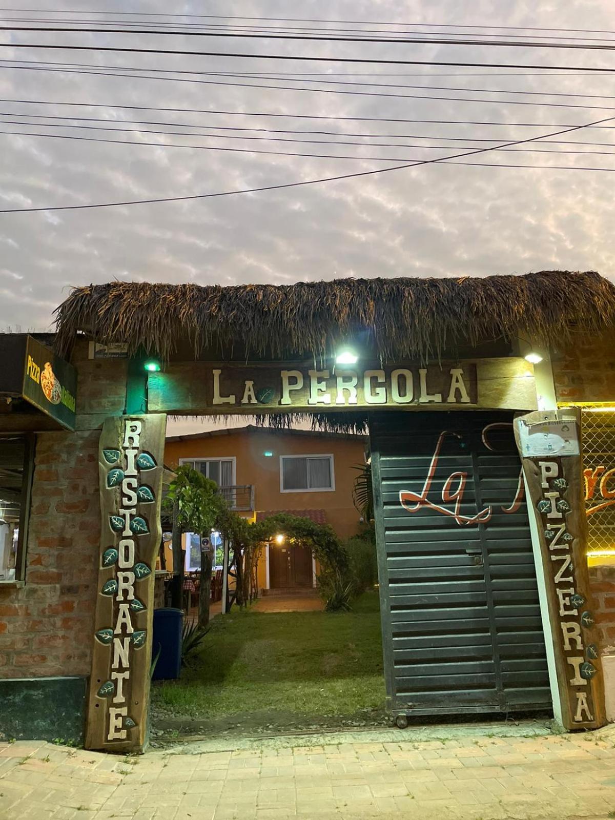 Casa y Restaurante- Pizzeria La Pergola