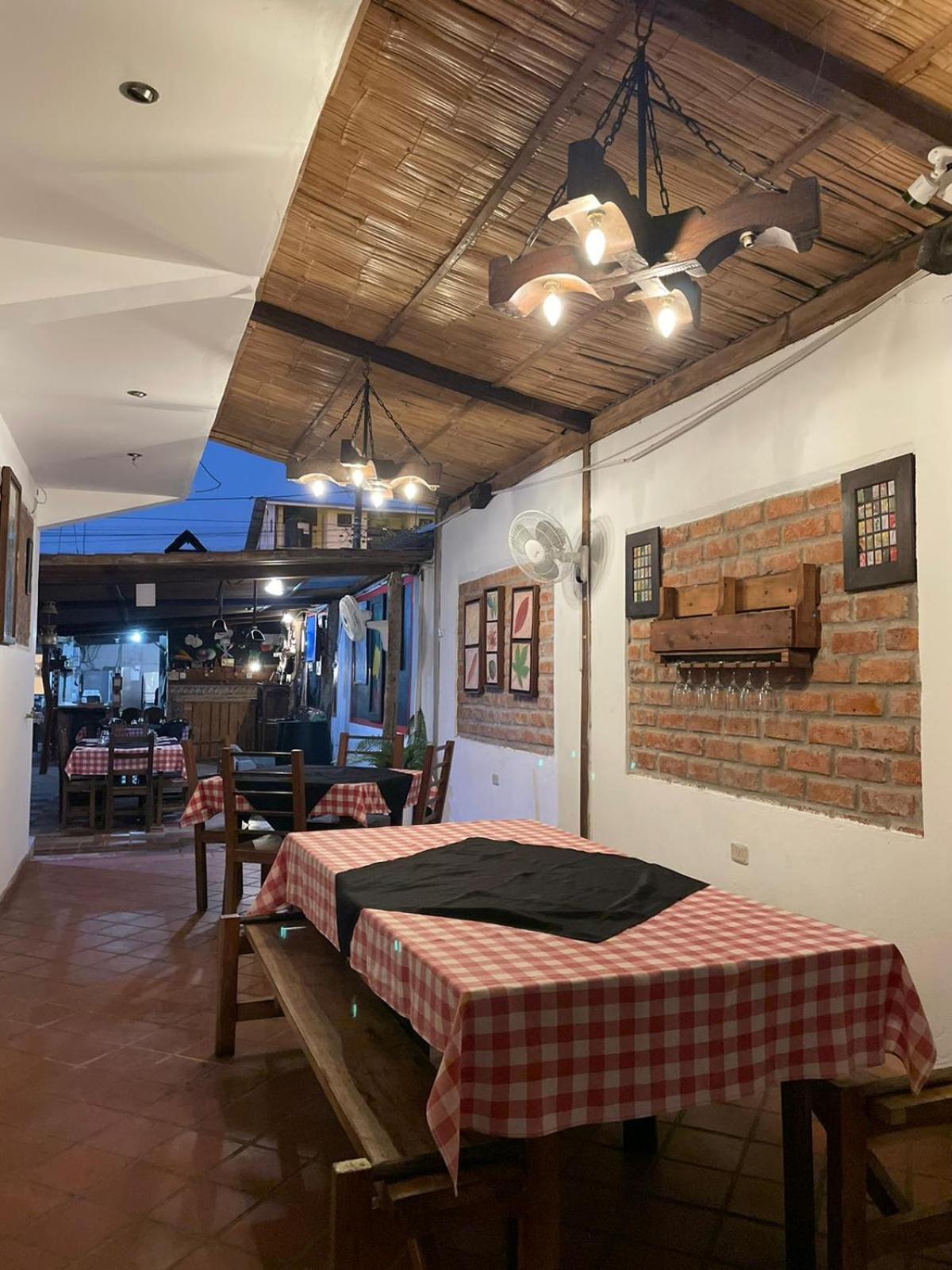 Casa y Restaurante- Pizzeria La Pergola