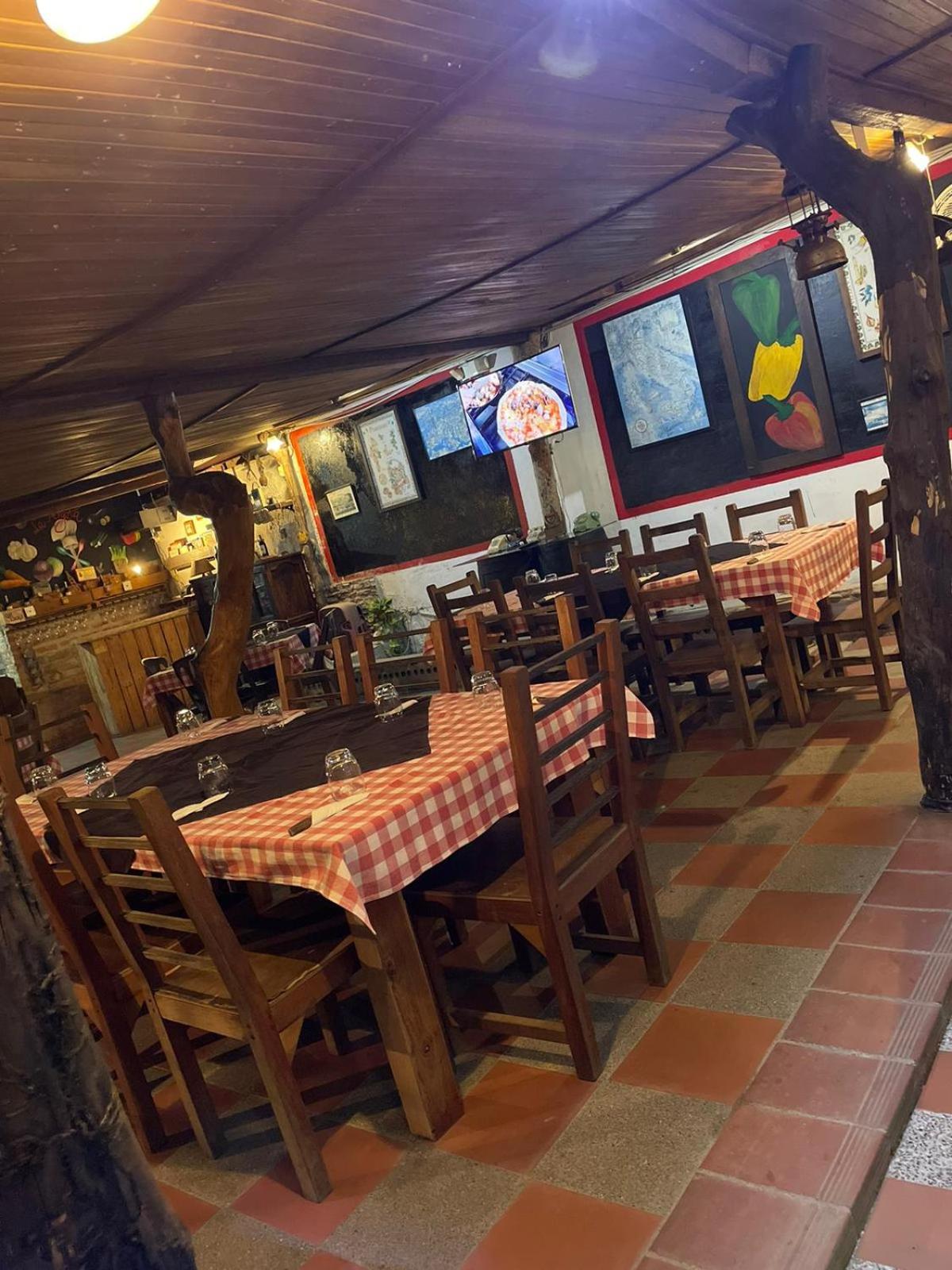 Casa y Restaurante- Pizzeria La Pergola