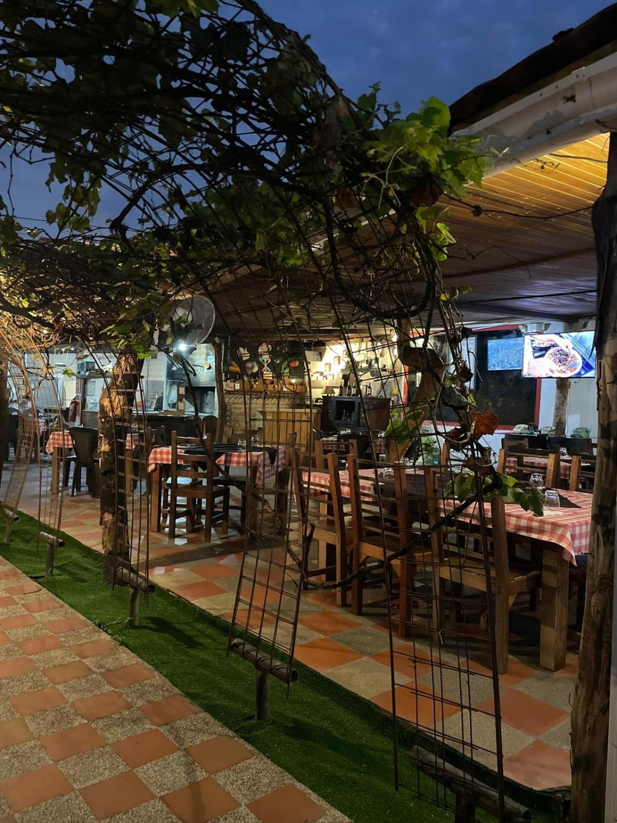 Casa y Restaurante- Pizzeria La Pergola