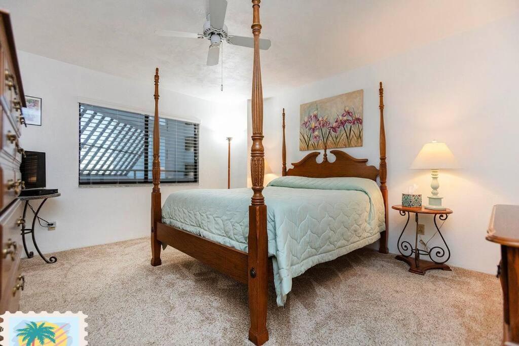 Sherwin Highly Desired 9th floor 2BR Overlooks the sea 906 -1 view 5