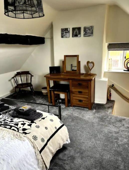 Holland Cottage