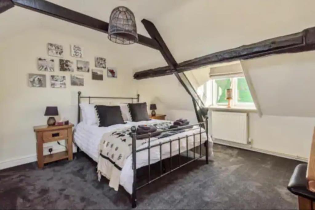 Holland Cottage