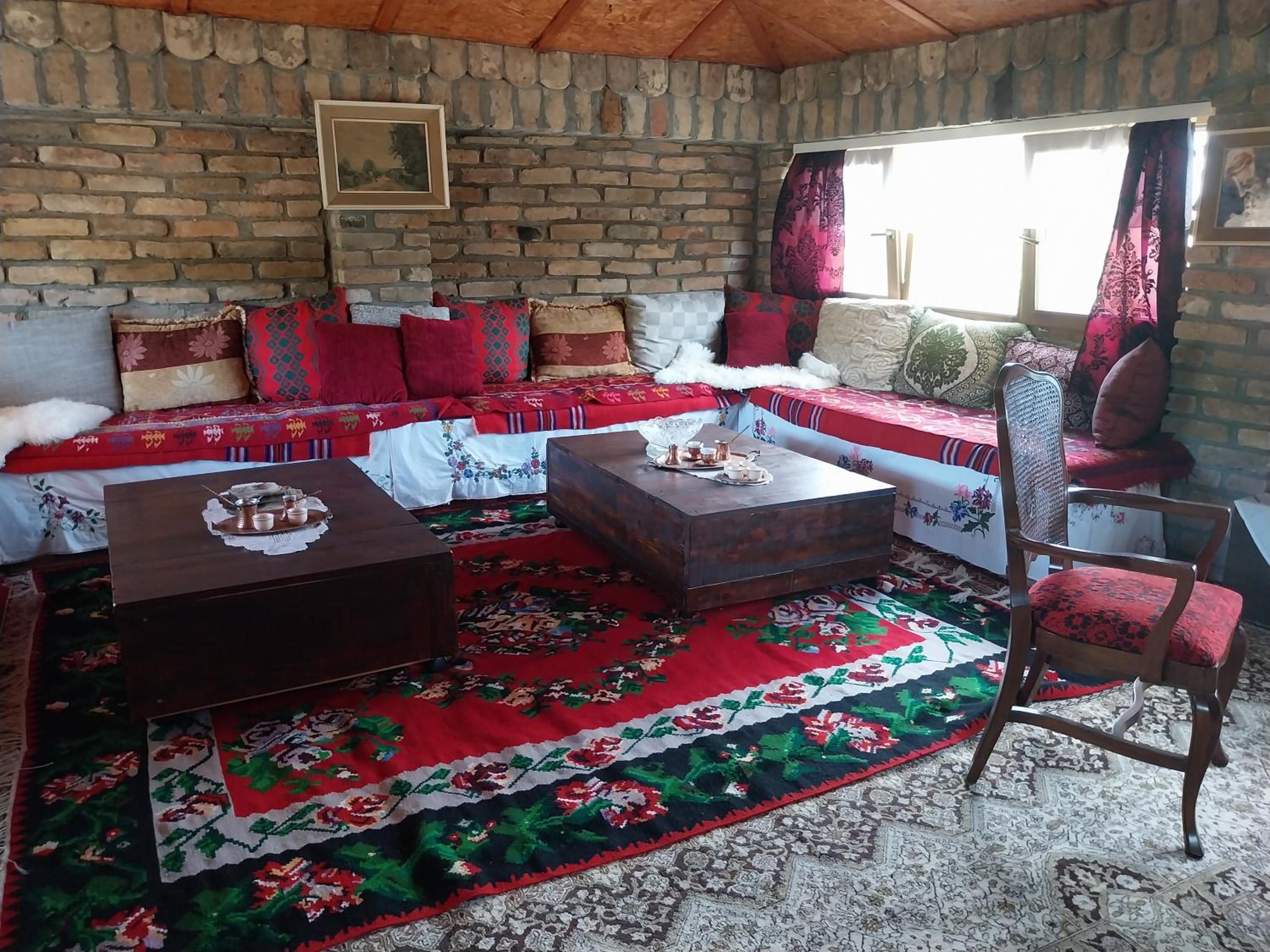 R&H apartmani