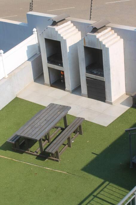 Modern 2 Bed 2 Bath Apartment