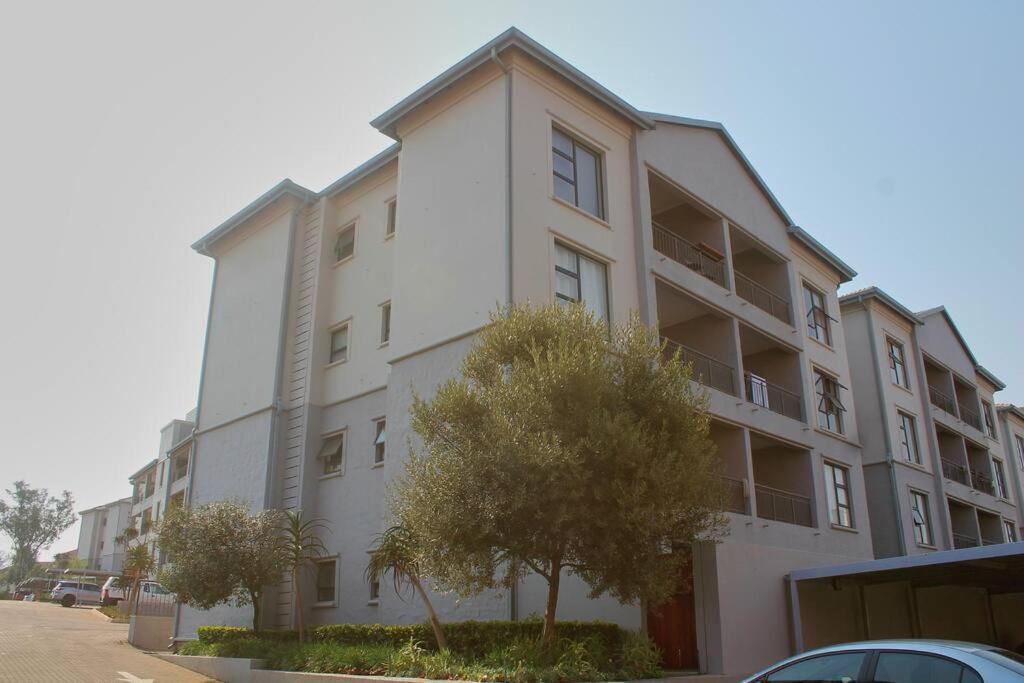 Modern 2 Bed 2 Bath Apartment