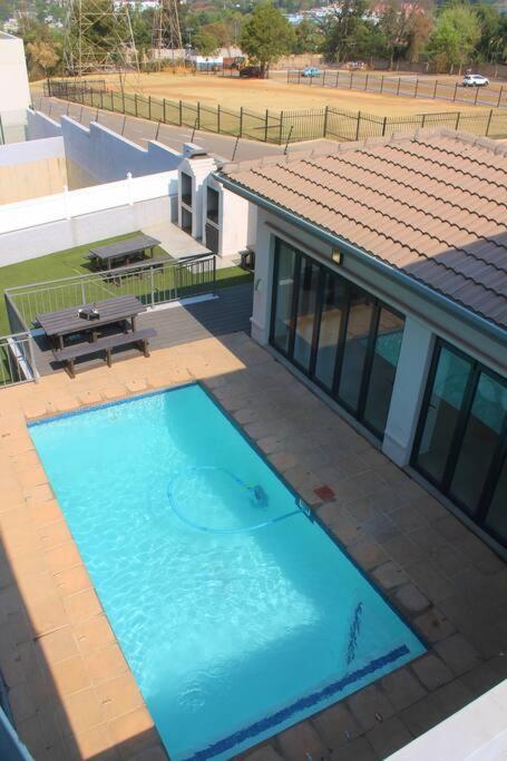 Modern 2 Bed 2 Bath Apartment