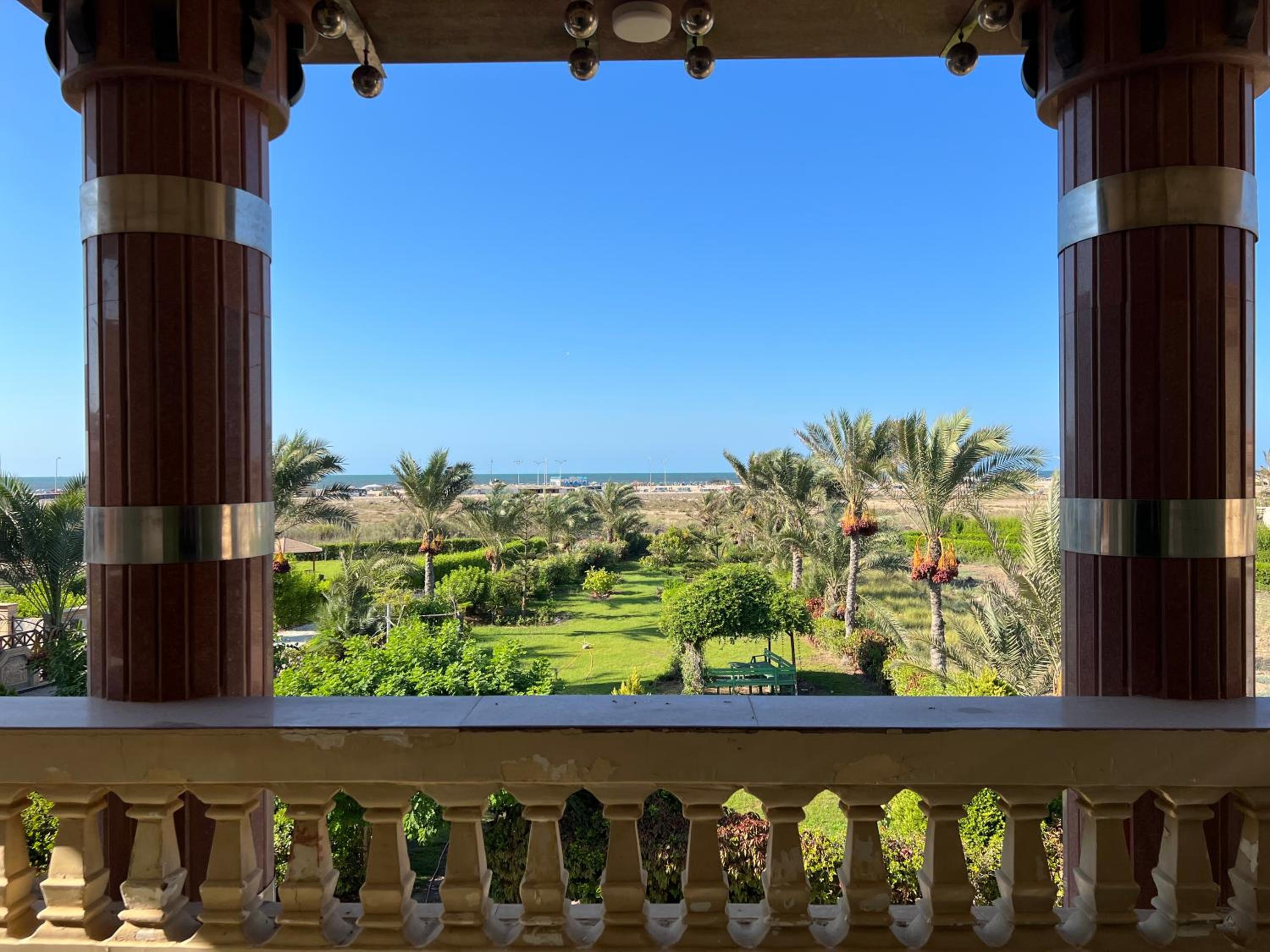 Beachfront Apartment Direct Sea & Garden View