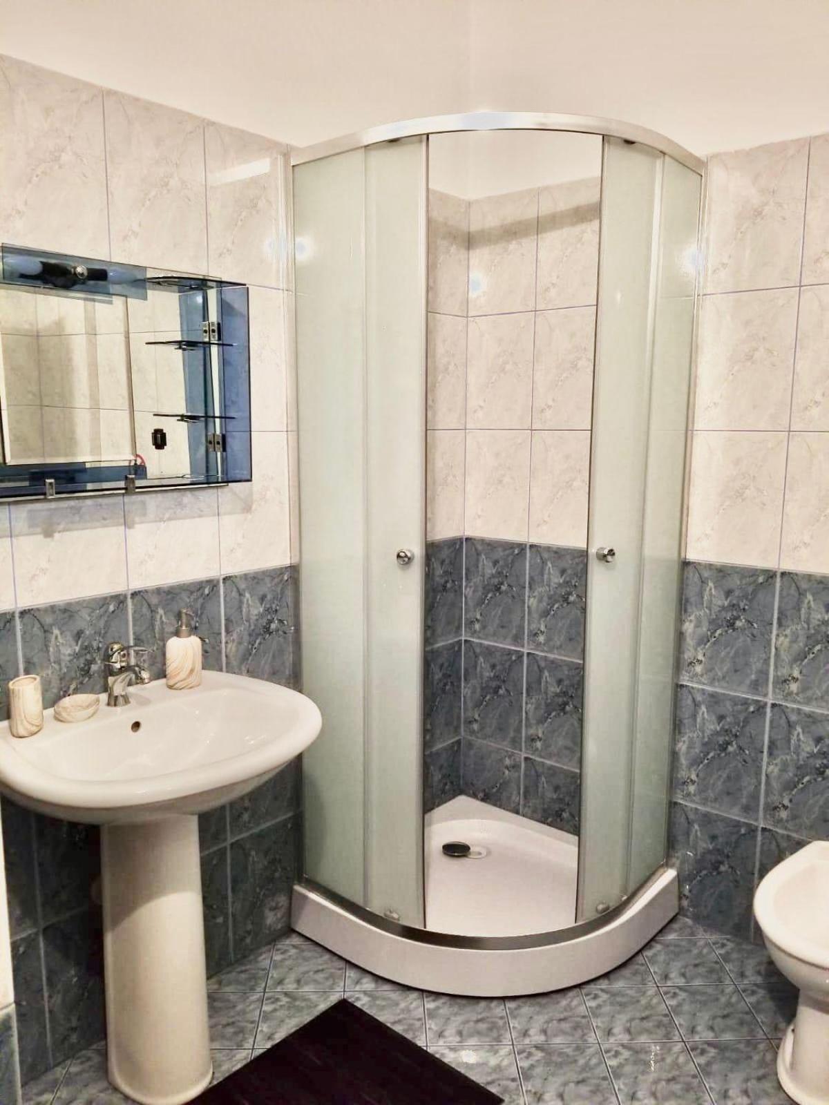 Chrigrey Holiday Apartments & Durres Beach