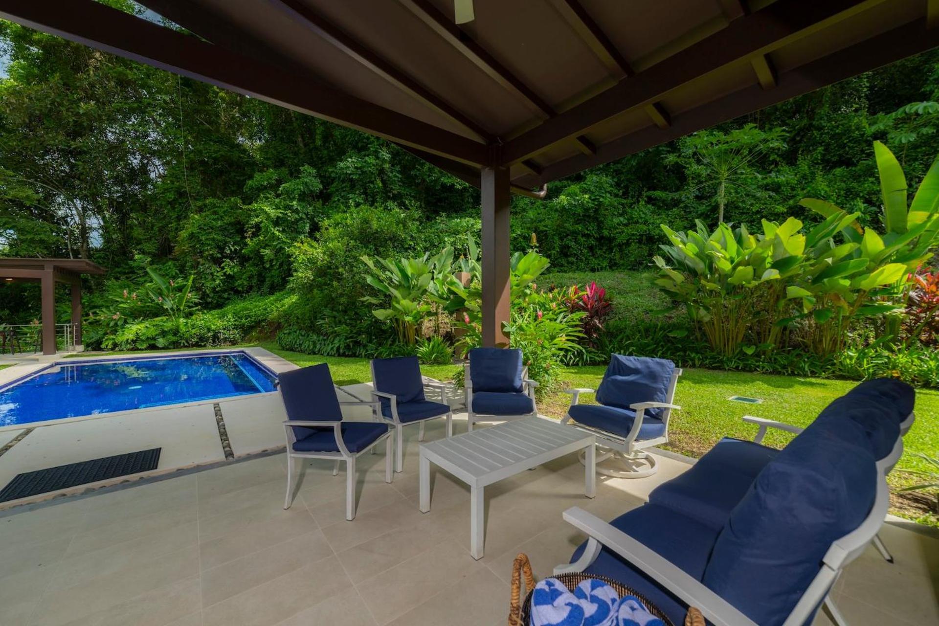 Casa Forest 4 bdrs private pool in Los Suenos