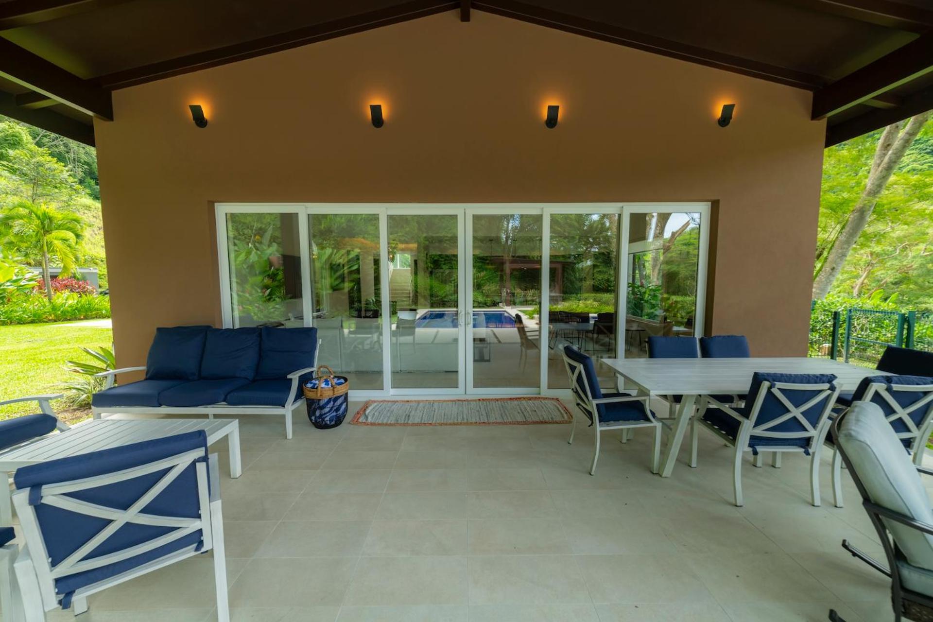 Casa Forest 4 bdrs private pool in Los Suenos