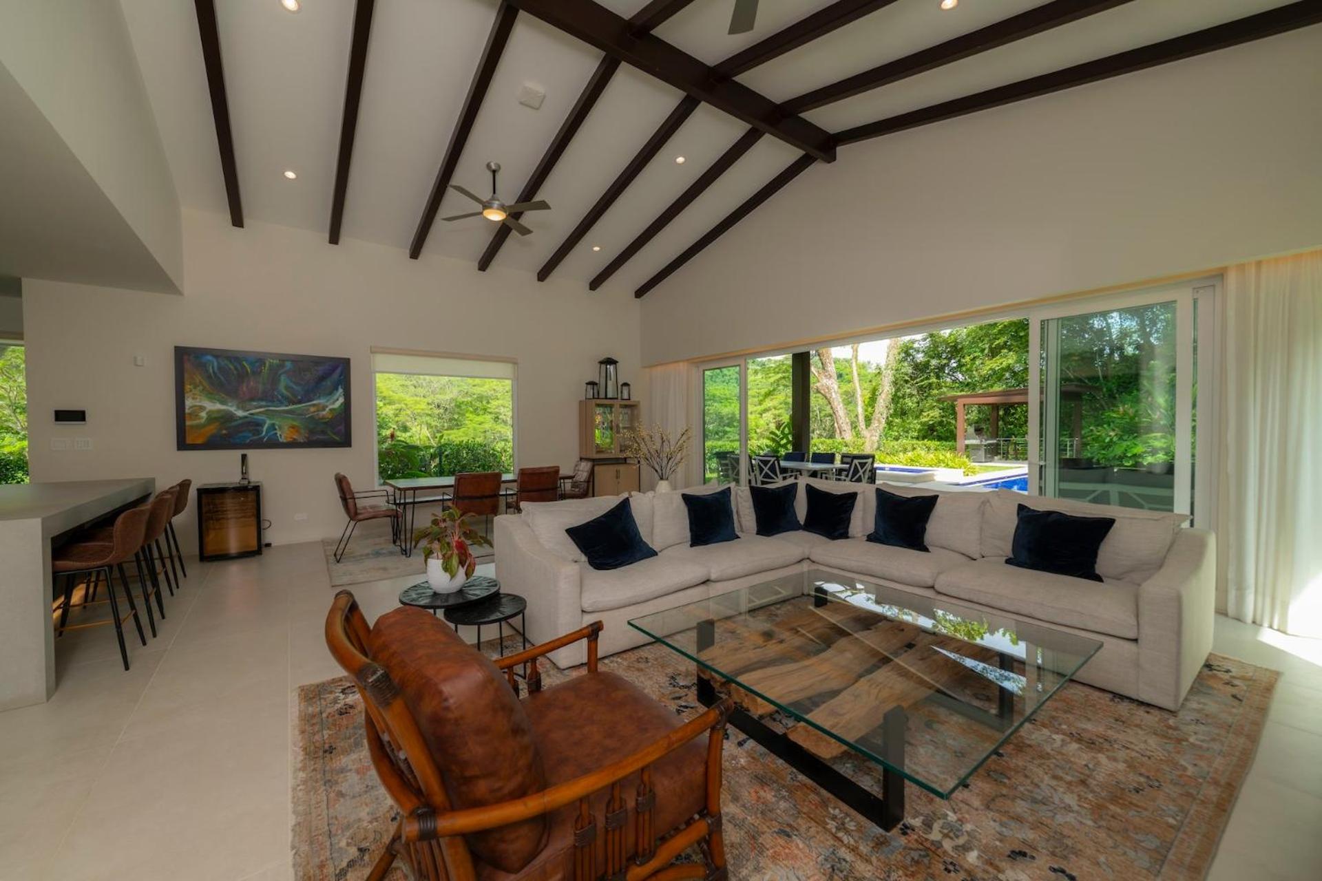 Casa Forest 4 bdrs private pool in Los Suenos