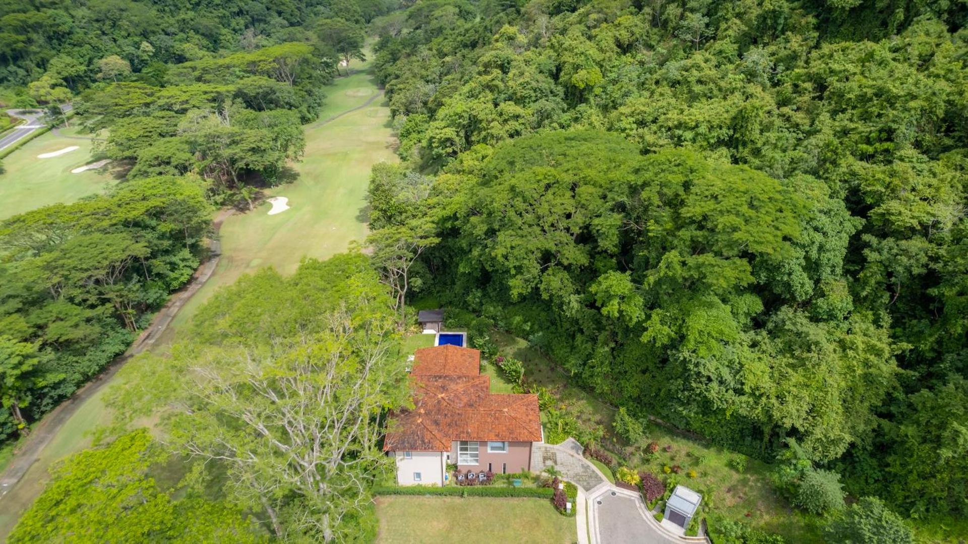 Casa Forest 4 bdrs private pool in Los Suenos
