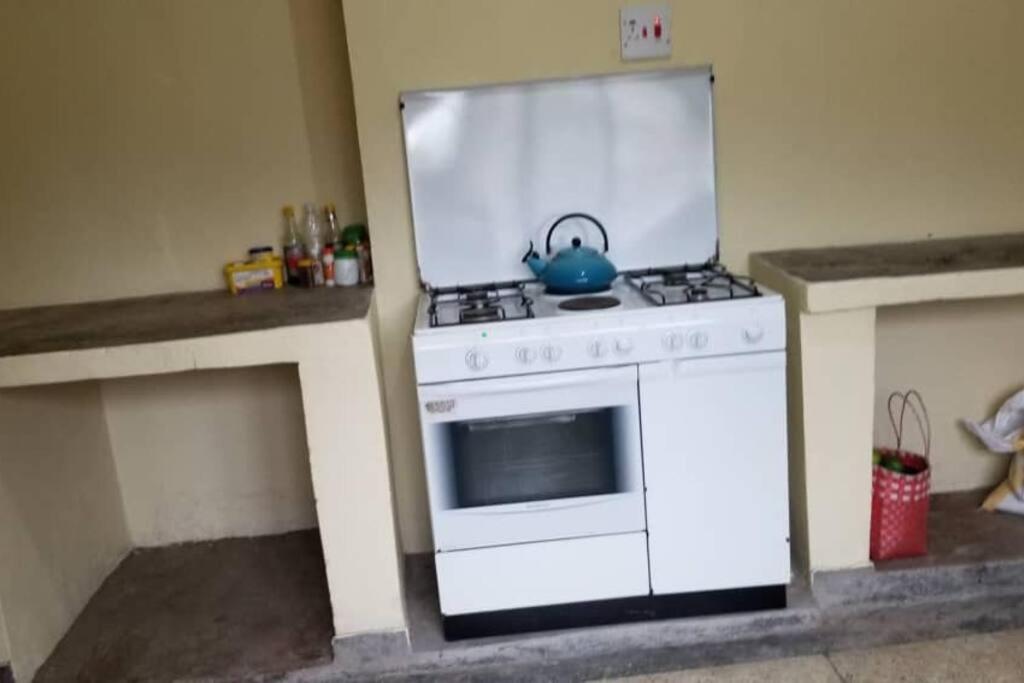 Cheerful 4 bedroom bungalow with the best location view 3