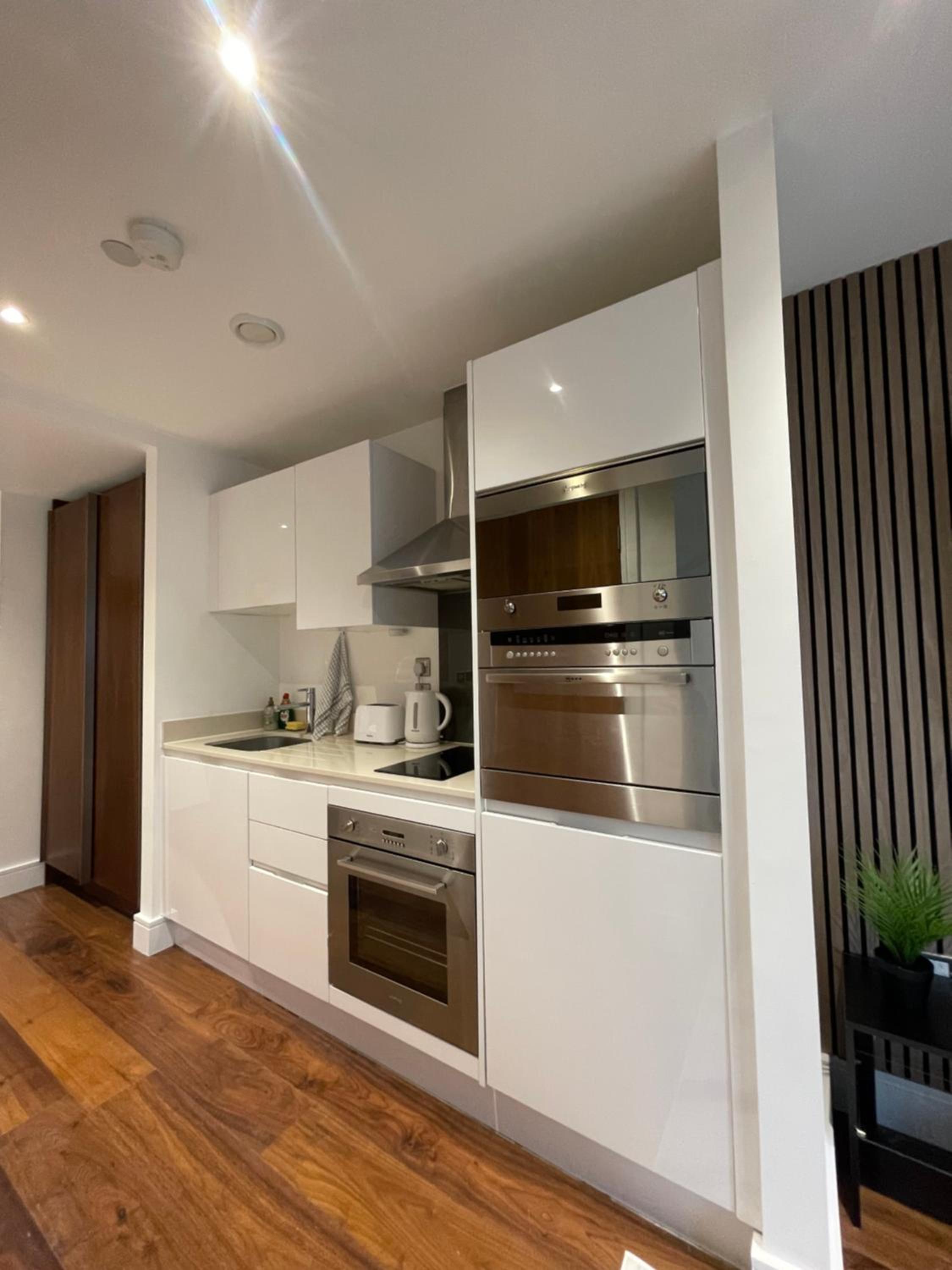 Apartment in Canary Wharf view 5