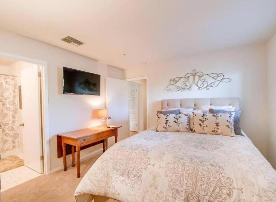 Riverfront Condo Near Downtown view 3