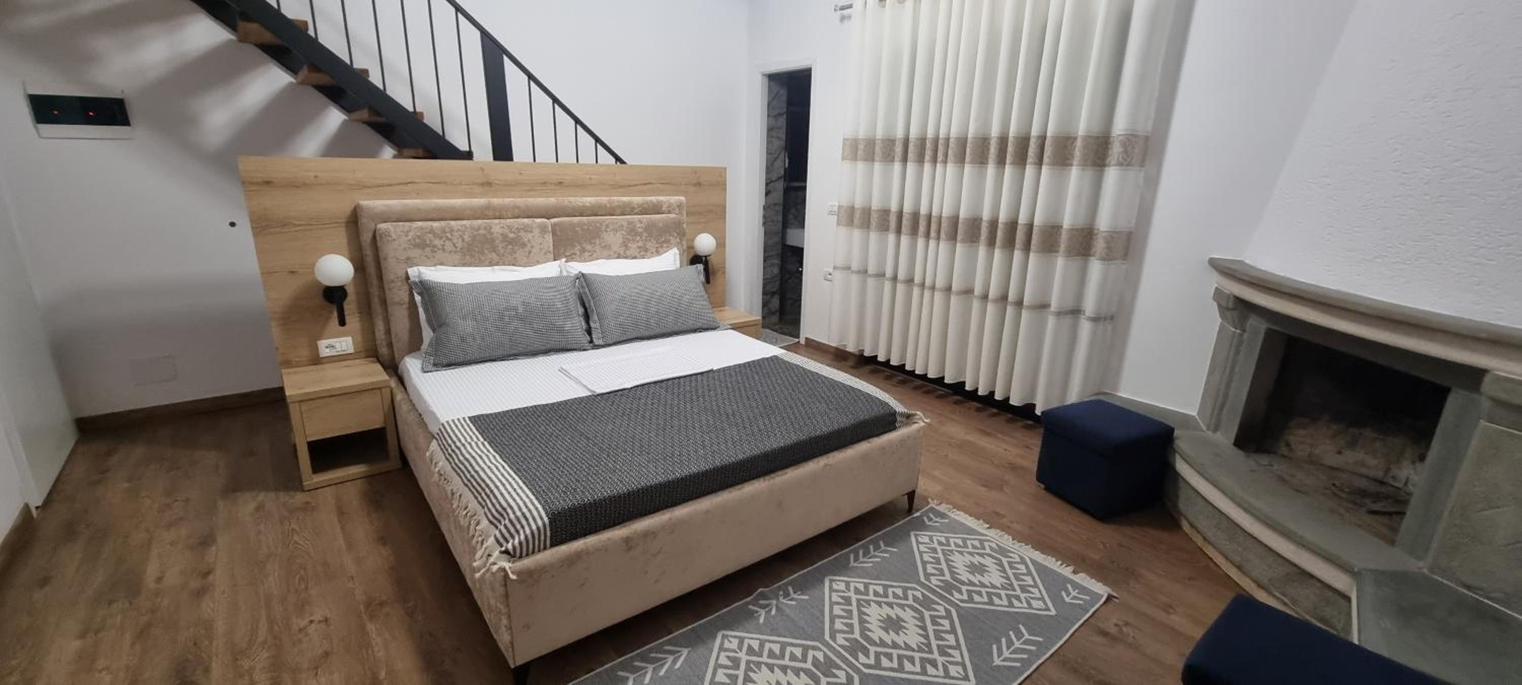 Salillari Guest house & Restaurant