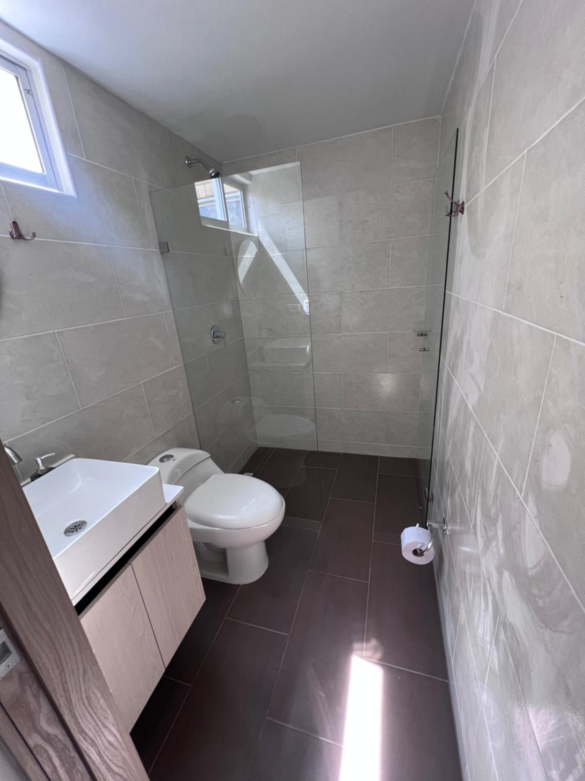 Apartamento en Laureles con piscina y parquedero 802