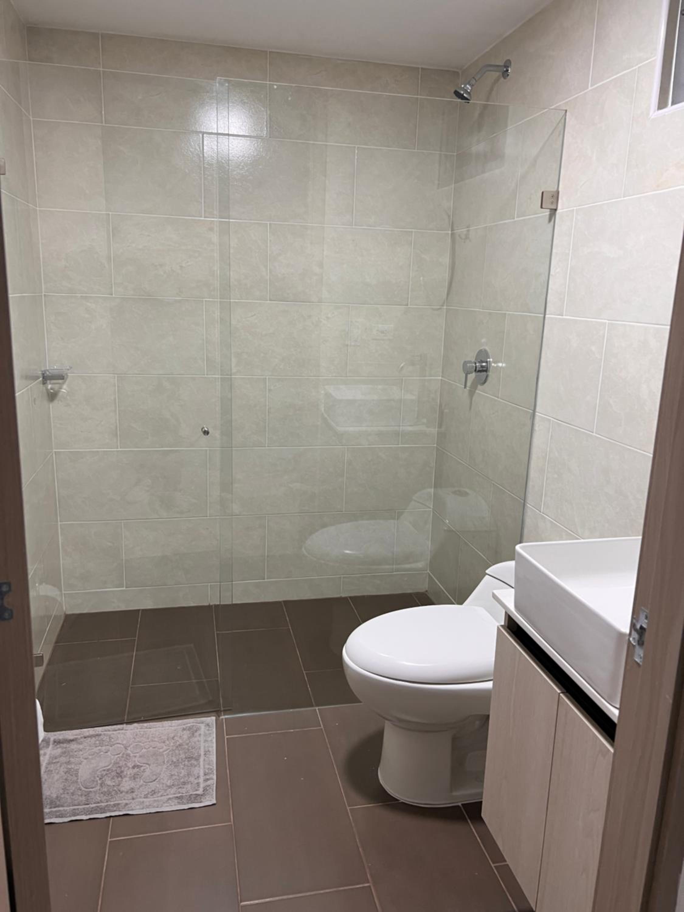 Apartamento en Laureles con piscina y parquedero 802