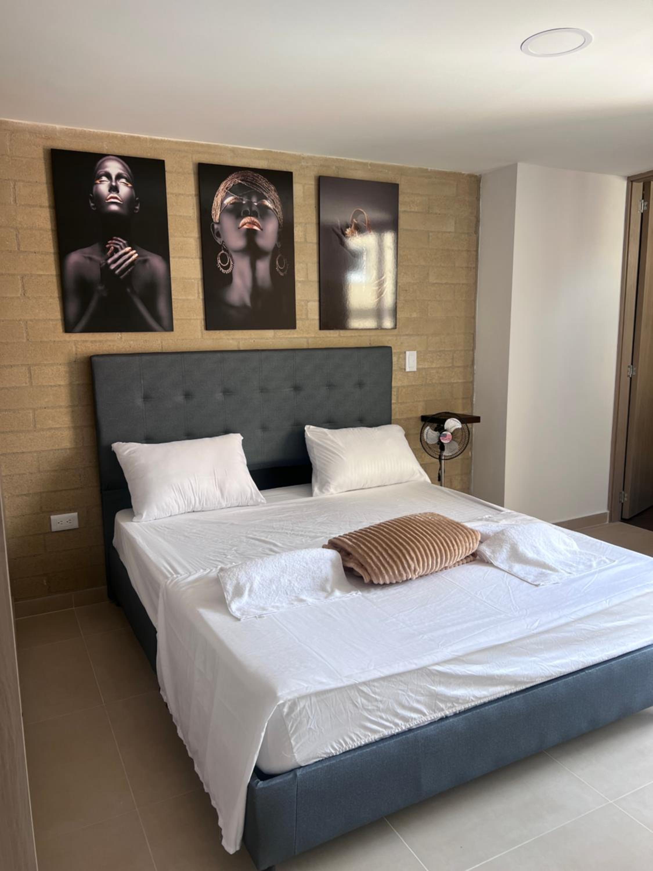 Apartamento en Laureles con piscina y parquedero 802