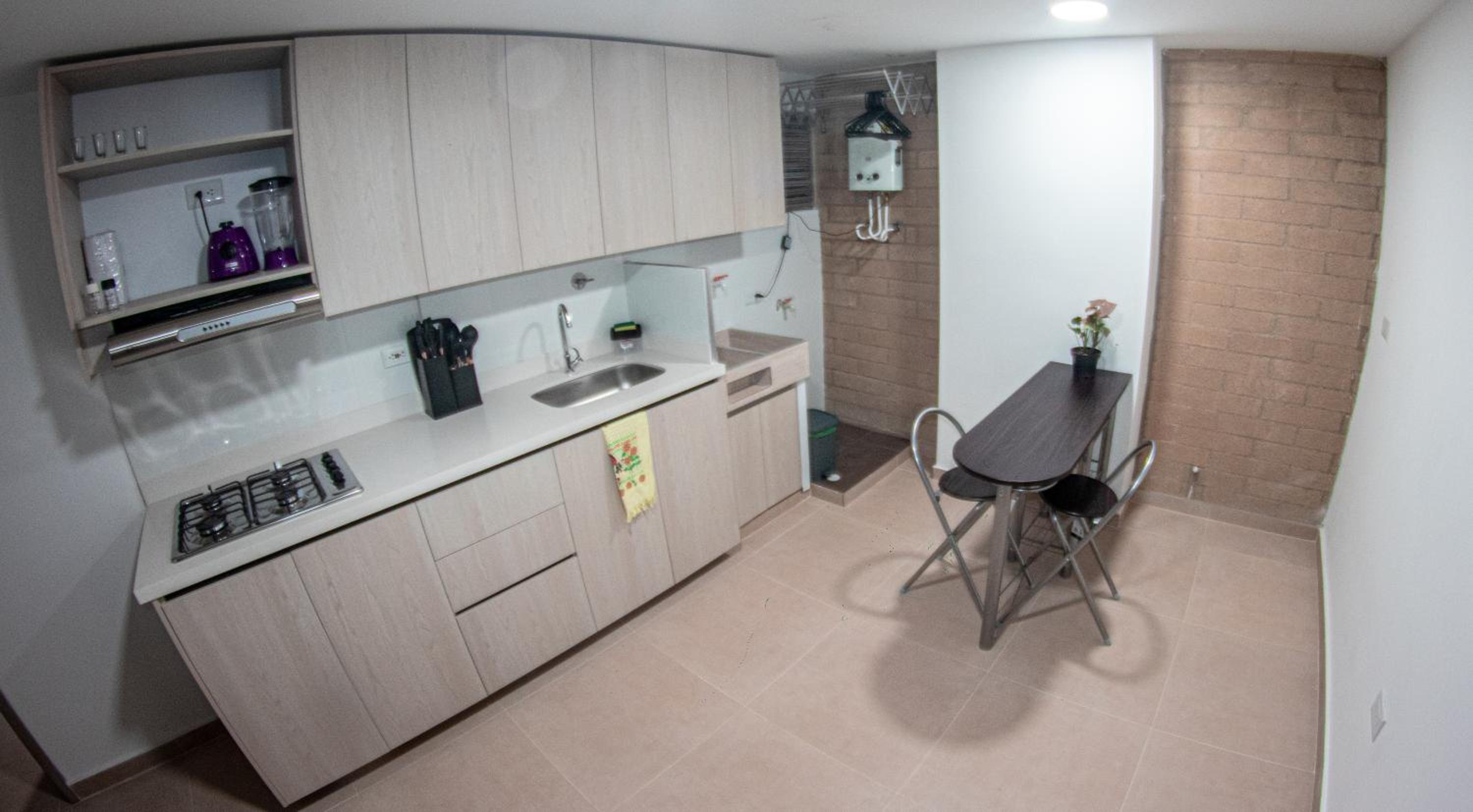 Apartamento en Laureles con piscina y parquedero 802