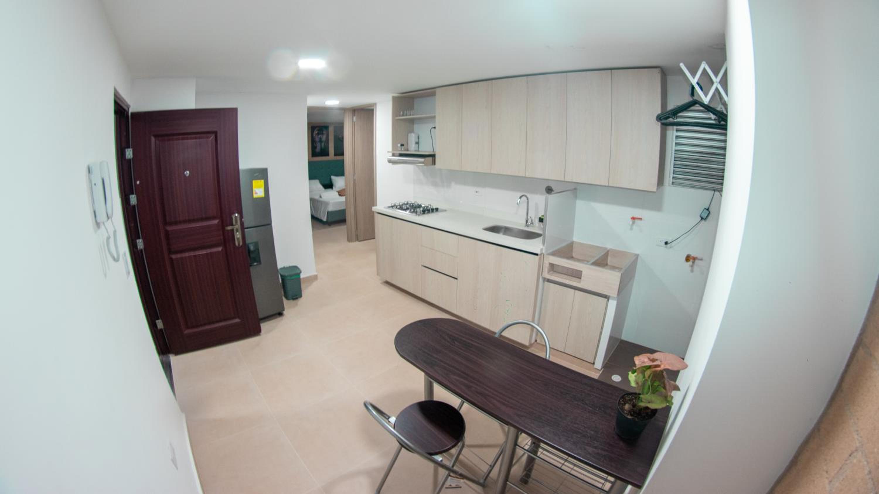 Apartamento en Laureles con piscina y parquedero 802